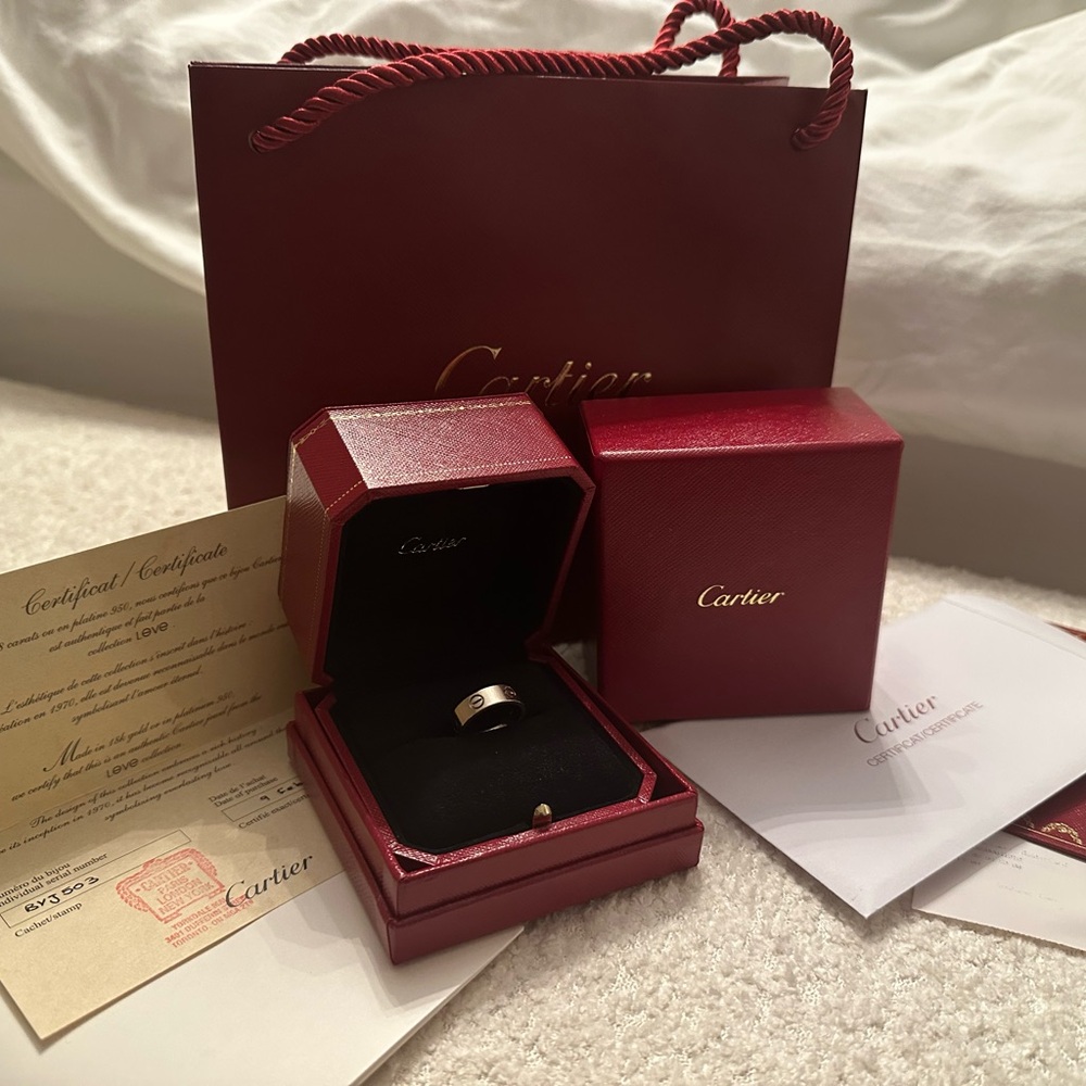 Cartier LOVE Ring White Gold 52 - Picture 2 of 7